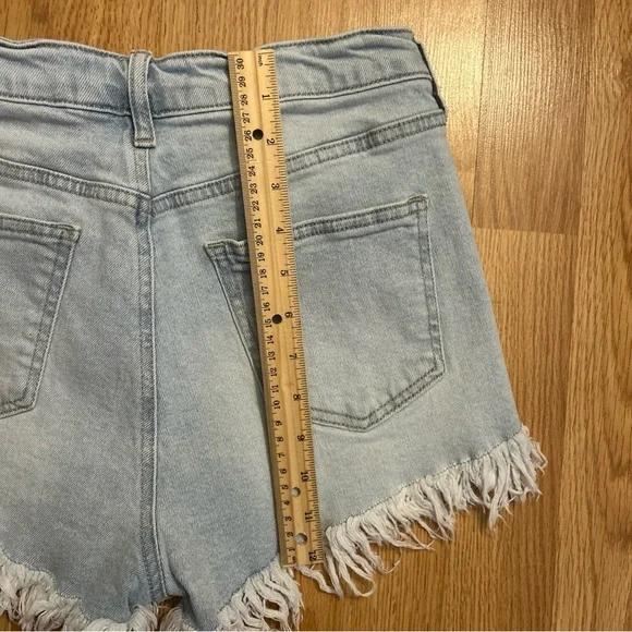 REgeneration by Celebrity Pink High Rise Festival Cutoff Denim Short  size 7/28 - Picture 4 of 4
